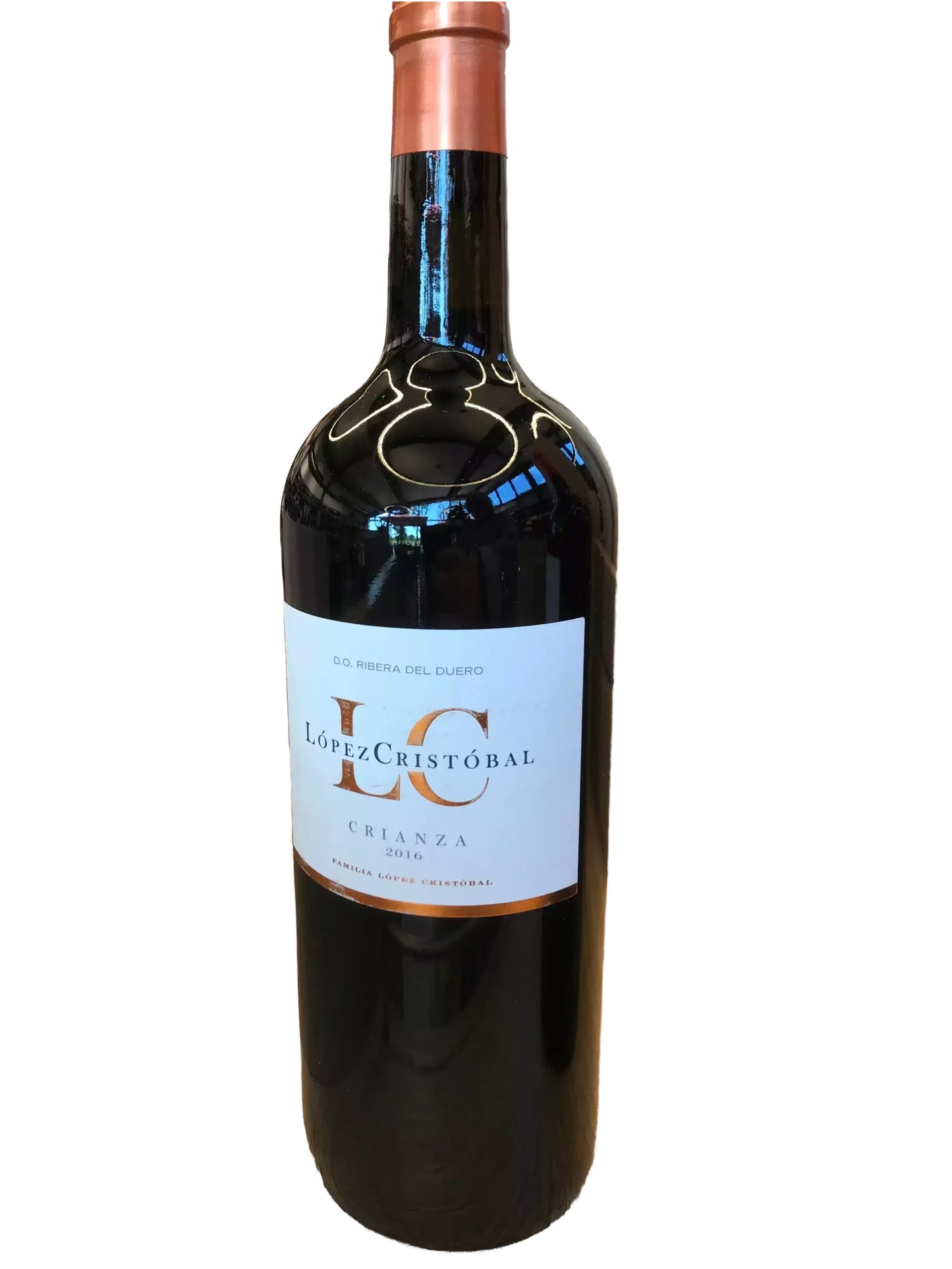A bottle of red wine with a label that reads "López Cristóbal Crianza Familia López Cristóbal".
